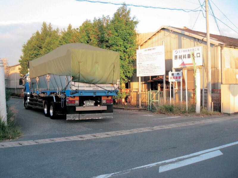 産業廃棄物収集運搬業の様子